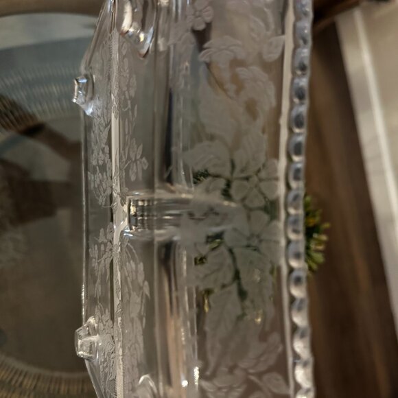 1930's New Martinsville 12" Floral Leaf Cut Glass 3 Compartment Vegetable Tray - Picture 4 of 7